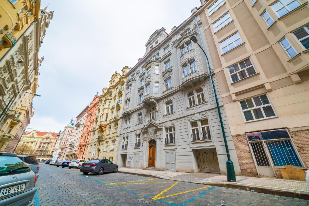 New Apartments Near Dancing House Praga Exterior foto
